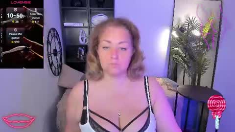 Jennifer online show from July 2026 08:37:01 PM