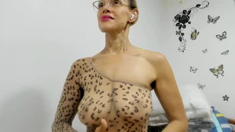 jenniferloveyou online show from June 2026 05:18:02 PM