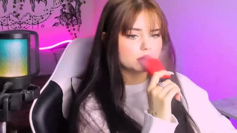 Jenni online show from December 2024 09:02:02 AM