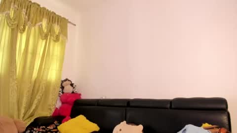 jenniifer_t online show from May 2026 05:17:02 PM