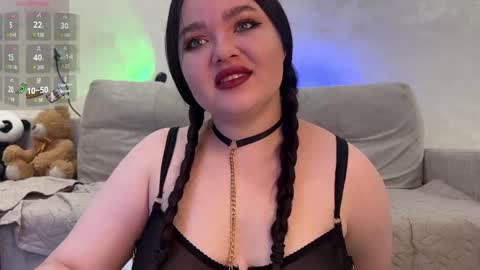 Snapshot of jennisxcharming chatting on December 2024 12:19:01 PM Mila online show from December 2024 12:19:01 PM