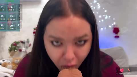 Snapshot of jennisxcharming chatting on December 2024 08:18:01 AM Mila online show from December 2024 08:18:01 AM