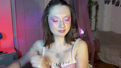 Jennifer Jenny Darling   online show from May 2026 07:22:01 PM