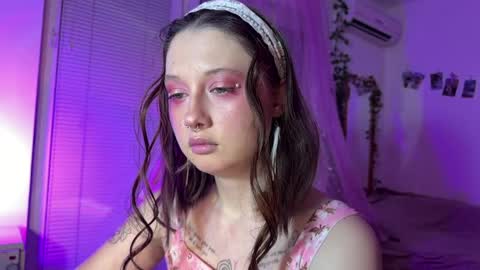 Jennifer Jenny Darling   online show from June 2026 07:07:01 PM