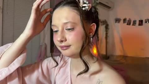 Jennifer Jenny Darling   online show from July 2026 07:04:01 PM