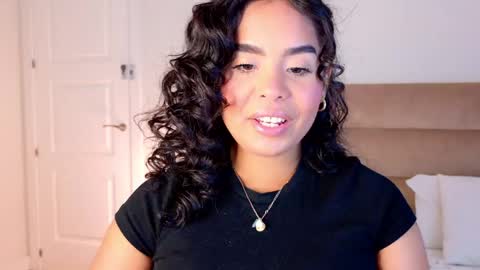 Snapshot of jenny_roberts96 chatting on May 2026 06:39:01 PM Jenny Roberts online show from May 2026 06:39:01 PM