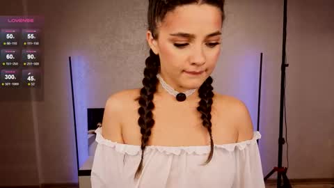 Jenny online show from September 2025 05:17:01 PM