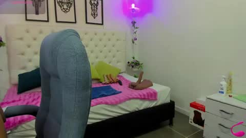 Snapshot of jenny_stark chatting on April 2026 11:05:01 AM jenny_stark online show from April 2026 11:05:01 AM