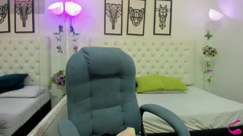 Snapshot of jenny_stark chatting on May 2026 11:05:01 AM jenny_stark online show from May 2026 11:05:01 AM