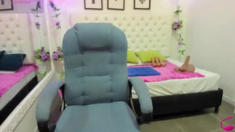 Snapshot of jenny_stark chatting on May 2026 11:07:01 AM jenny_stark online show from May 2026 11:07:01 AM