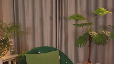 jennyfer_me online show from February 2026 12:31:01 PM