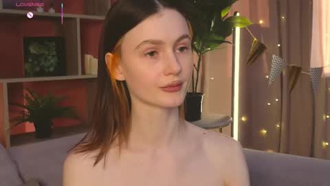 jennyfer_me online show from May 2026 02:45:01 PM