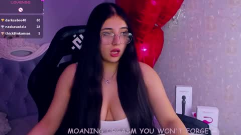 Snapshot of jennyferguson chatting on February 2025 02:08:02 AM Jenny Ferguson online show from February 2025 02:08:02 AM