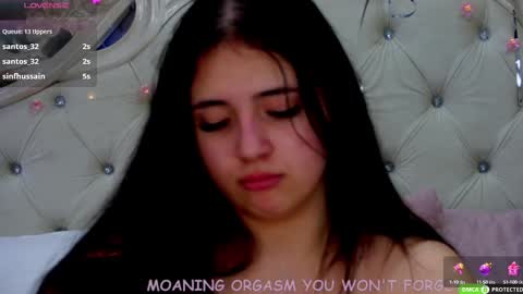 Snapshot of jennyferguson chatting on February 2025 01:33:01 AM Jenny Ferguson online show from February 2025 01:33:01 AM