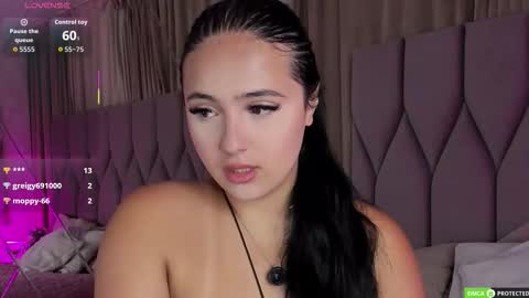 Snapshot of jennyferguson chatting on November 2025 06:44:02 PM Jenny Ferguson online show from November 2025 06:44:02 PM