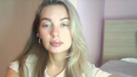 Snapshot of jennyjansen chatting on July 2026 01:10:02 PM The Flower Power Models online show from July 2026 01:10:02 PM