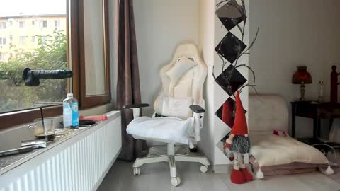 Snapshot of jennywildd chatting on October 2025 02:13:01 PM infamous blondiechloe. Jennyjennywildd online show from October 2025 02:13:01 PM