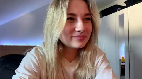 Sonya online show from July 2026 03:21:02 PM