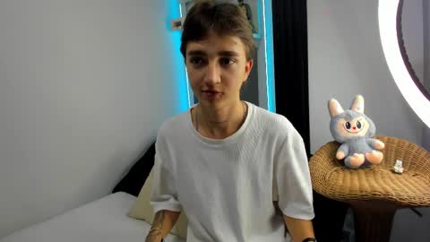 Snapshot of jeremy_salvatore_ chatting on November 2025 07:42:02 AM jero independent model online show from November 2025 07:42:02 AM