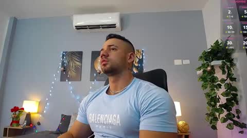 Snapshot of jeremylowe chatting on December 2024 04:51:02 PM Jeremy Lowe online show from December 2024 04:51:02 PM