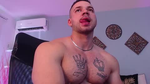 Snapshot of jeremylowe chatting on January 2025 07:17:02 PM Jeremy Lowe online show from January 2025 07:17:02 PM