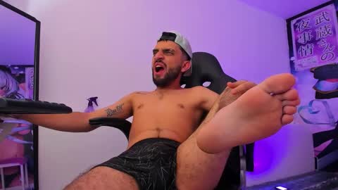 Snapshot of jeremyy_boy chatting on October 2025 04:00:02 AM Jeremy online show from October 2025 04:00:02 AM