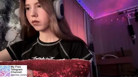 jerrienyhan online show from October 2025 01:09:02 PM