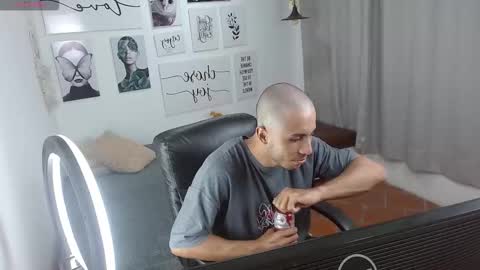 Snapshot of jerry_cock chatting on October 2025 09:37:01 PM jerry_cock online show from October 2025 09:37:01 PM