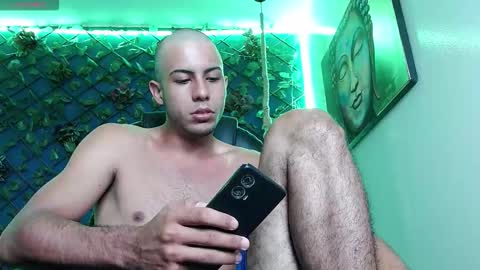 Snapshot of jerry_cock chatting on October 2025 12:39:02 PM jerry_cock online show from October 2025 12:39:02 PM