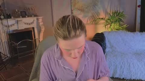 Snapshot of jes_solar chatting on April 2026 09:01:01 PM jes_solar online show from April 2026 09:01:01 PM