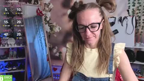 Snapshot of jesica_moon_peachyy chatting on May 2026 03:22:01 AM jesica_moon_peachyy online show from May 2026 03:22:01 AM