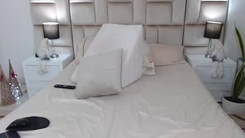 JESICA online show from November 2025 03:03:02 PM