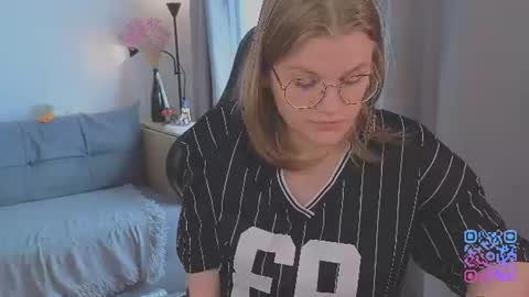  JessieVibes online show from June 2026 02:42:01 PM