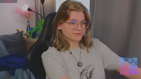  JessieVibes online show from July 2026 02:02:02 PM