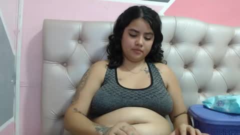 Snapshot of jess_beauty chatting on December 2024 03:02:02 AM jess beauty online show from December 2024 03:02:02 AM