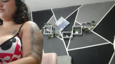 Snapshot of jess_beauty chatting on January 2025 12:12:01 AM jess beauty online show from January 2025 12:12:01 AM