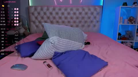 Snapshot of jess_lui chatting on March 2025 04:06:01 AM Jess online show from March 2025 04:06:01 AM