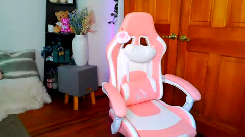 Jessabelle Diamond online show from June 2026 01:12:02 PM