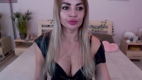 Snapshot of jessabellucci chatting on January 2025 07:04:01 AM Jessa Bellucci online show from January 2025 07:04:01 AM