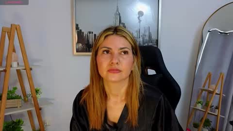 bella  adams online show from October 2025 02:50:01 PM