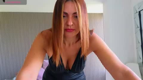 bella  adams online show from June 2026 04:22:01 PM