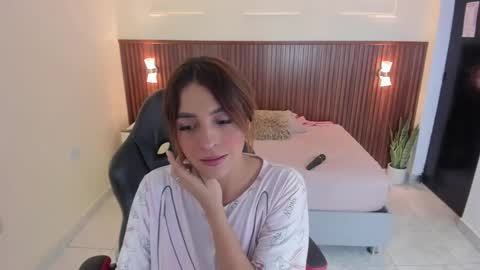 Snapshot of jessi_jones1 chatting on October 2025 03:25:03 AM J E S S I online show from October 2025 03:25:03 AM