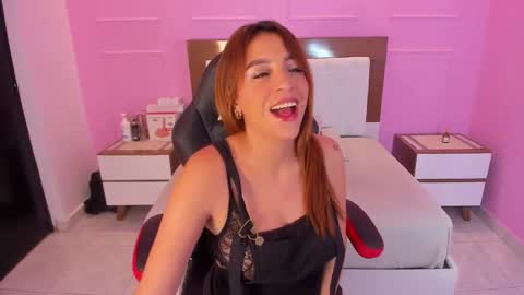 Snapshot of jessi_jones1 chatting on October 2025 03:18:02 AM J E S S I online show from October 2025 03:18:02 AM