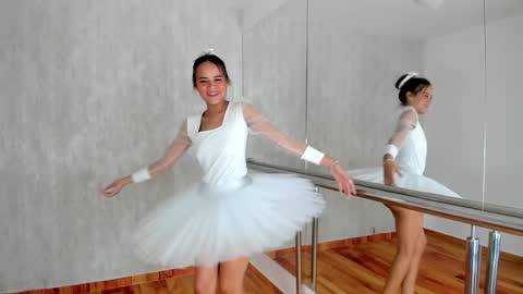 Snapshot of jessi_powel chatting on January 2025 07:07:01 PM Jess online show from January 2025 07:07:01 PM