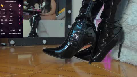 Snapshot of jessica_angel_sweet chatting on October 2025 10:51:02 PM online show from October 2025 10:51:02 PM