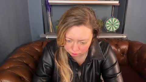 Snapshot of jessica_foxie chatting on January 2025 12:41:02 PM Jessica online show from January 2025 12:41:02 PM