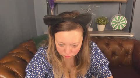 Snapshot of jessica_foxie chatting on January 2025 10:51:02 AM Jessica online show from January 2025 10:51:02 AM