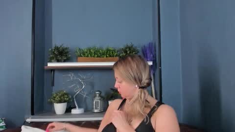 Snapshot of jessica_foxie chatting on November 2025 01:33:02 PM Jessica online show from November 2025 01:33:02 PM