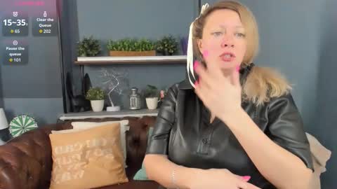 Jessica online show from November 2025 01:43:01 PM