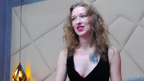 Snapshot of jessicagibson chatting on February 2025 04:00:02 PM Jessica online show from February 2025 04:00:02 PM